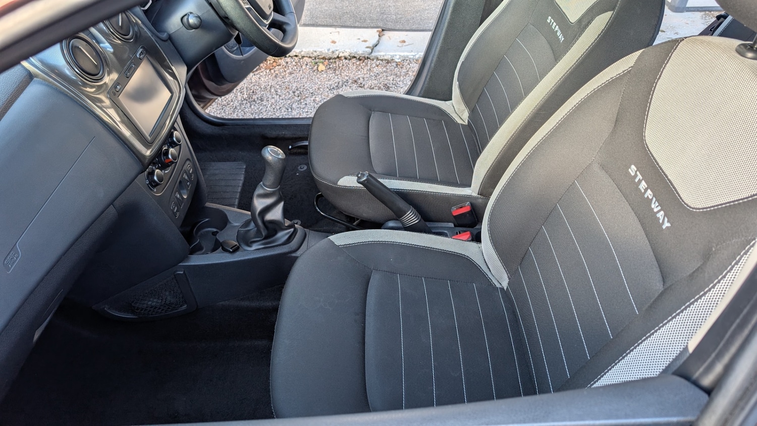 Used Dacia Sandero Stepway 2017 for sale - 76374272: Photo 16