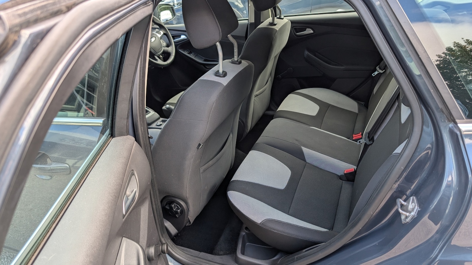 Used Ford Focus 2011 for sale - 76263549: Photo 9