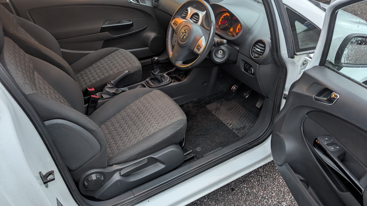 Used Vauxhall Corsa 2013 for sale - 76937894: Photo 9