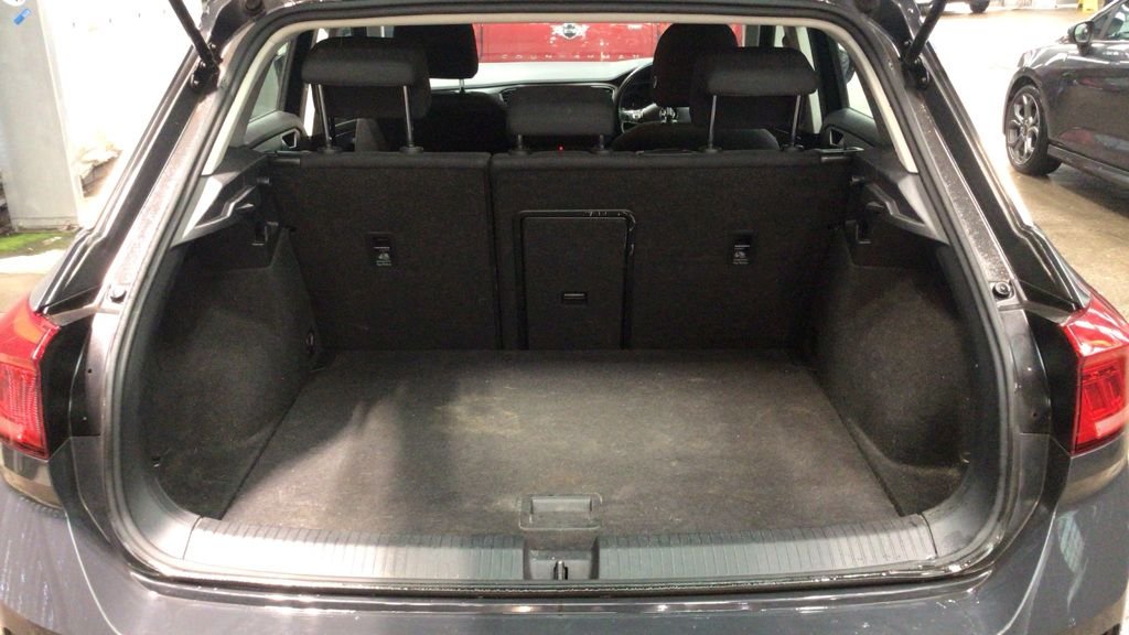 Used Volkswagen T-Roc 2018 for sale - 78200059: Photo 24