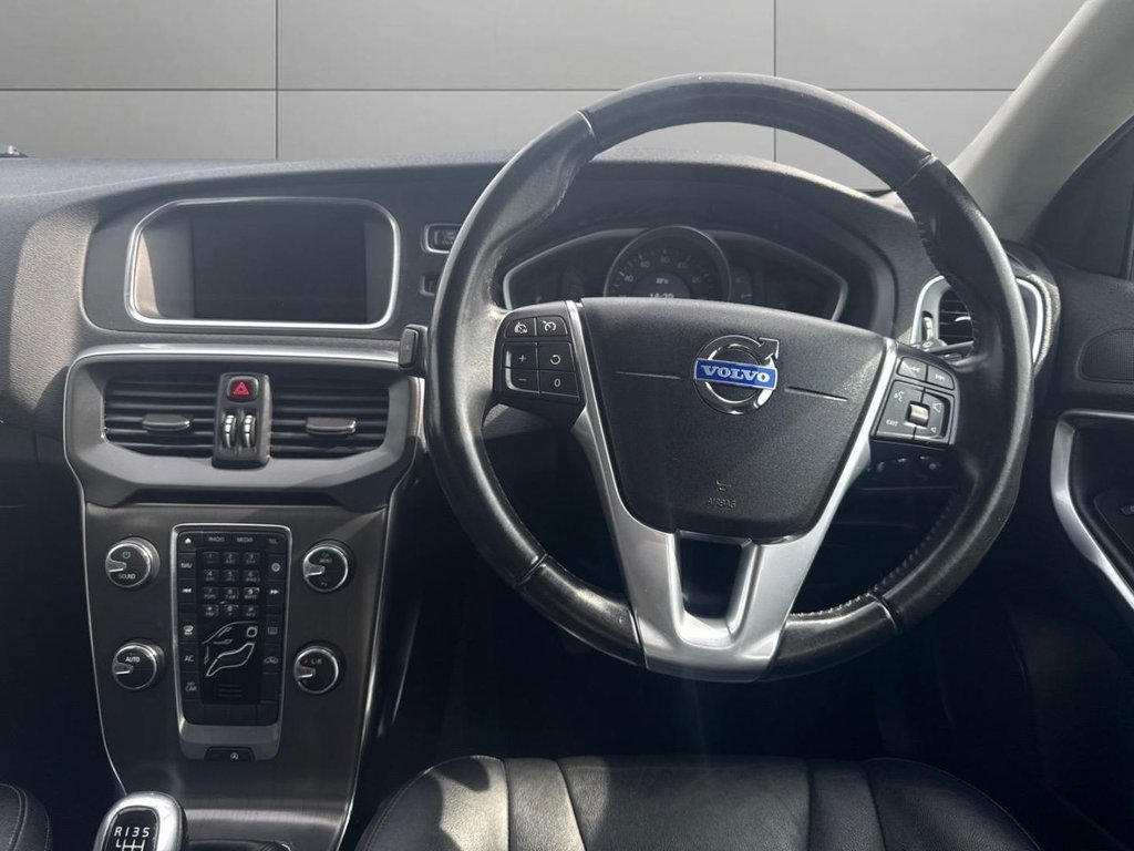 Used Volvo V40 2015 for sale - 78200369: Photo 13