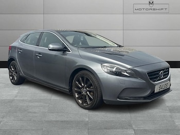 Used Volvo V40 2015 for sale - 78200369: Photo