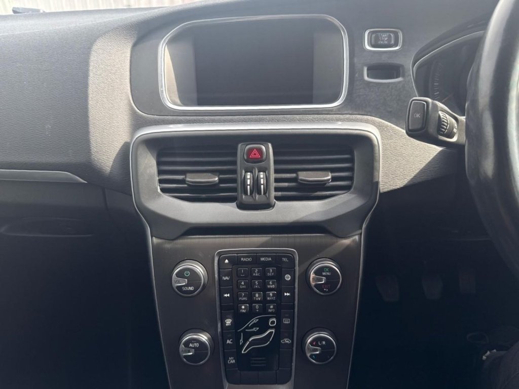 Used Volvo V40 2015 for sale - 78200369: Photo 30