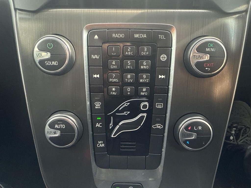 Used Volvo V40 2015 for sale - 78200369: Photo 31