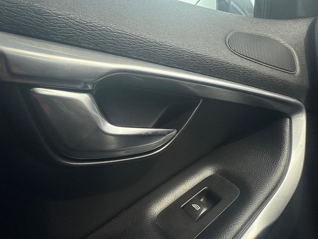 Used Volvo V40 2015 for sale - 78200369: Photo 36