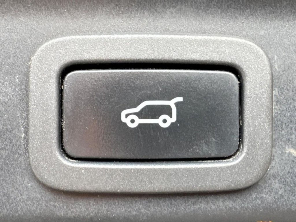 Used Jaguar F-Pace 2017 for sale - 78200370: Photo 36