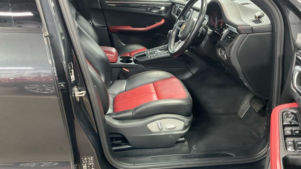 Used Porsche Macan 2018 for sale - 78200389: Photo 17