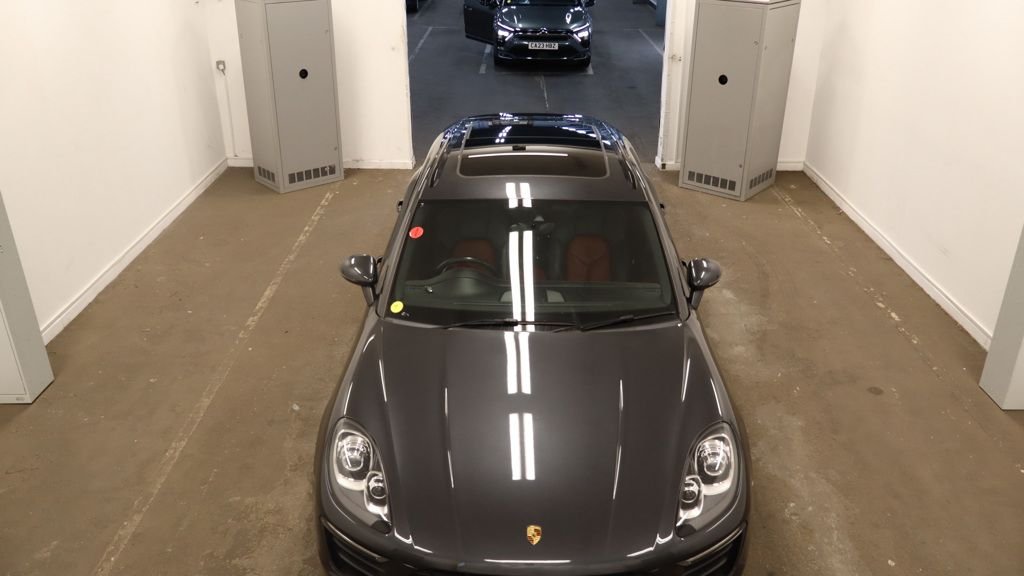 Used Porsche Macan 2018 for sale - 78200389: Photo 3