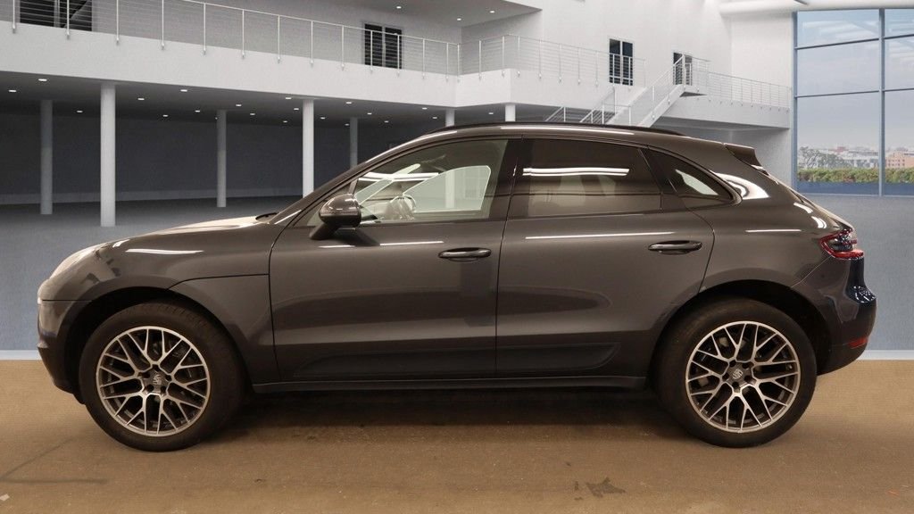 Used Porsche Macan 2018 for sale - 78200389: Photo 7