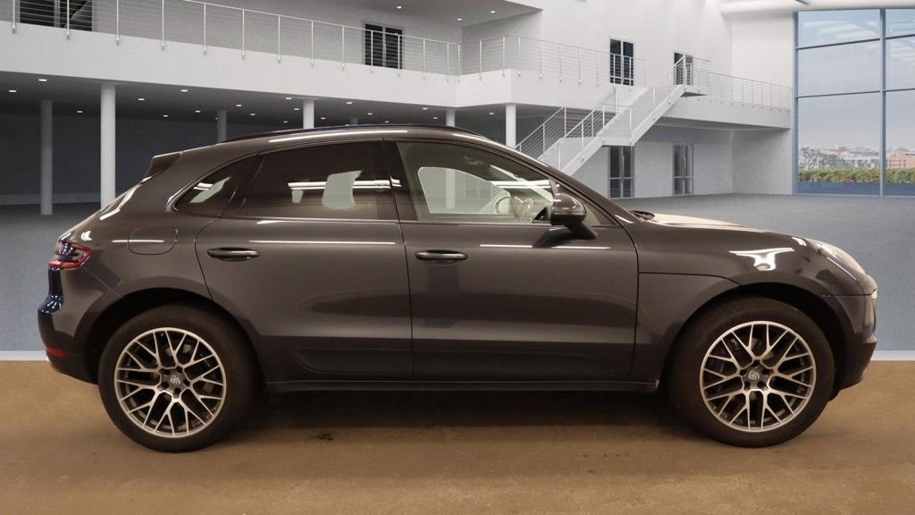 Used Porsche Macan 2018 for sale - 78200389: Photo 9