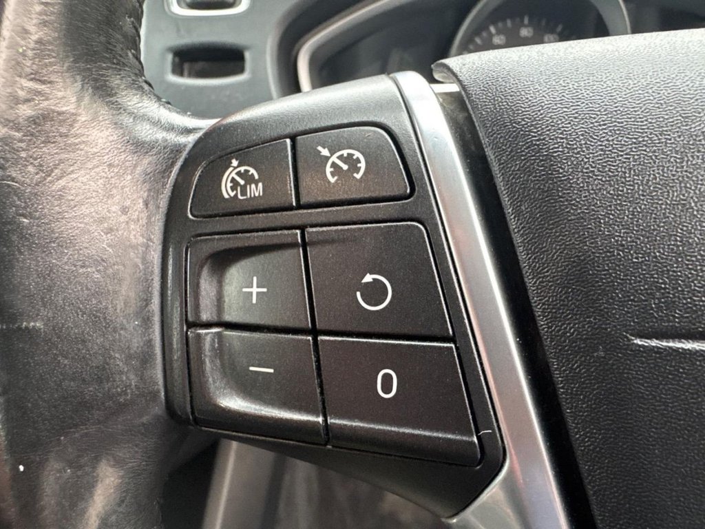 Used Volvo V40 2015 for sale - 78200310: Photo 18