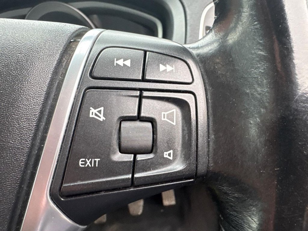 Used Volvo V40 2015 for sale - 78200310: Photo 19