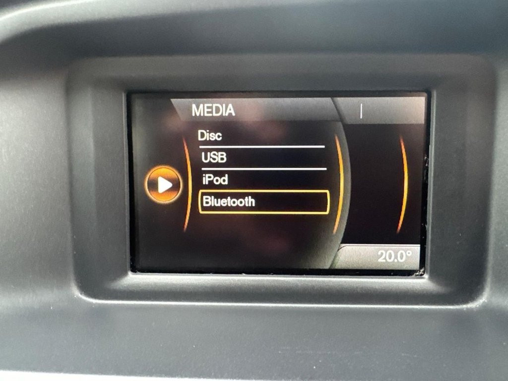 Used Volvo V40 2015 for sale - 78200310: Photo 24