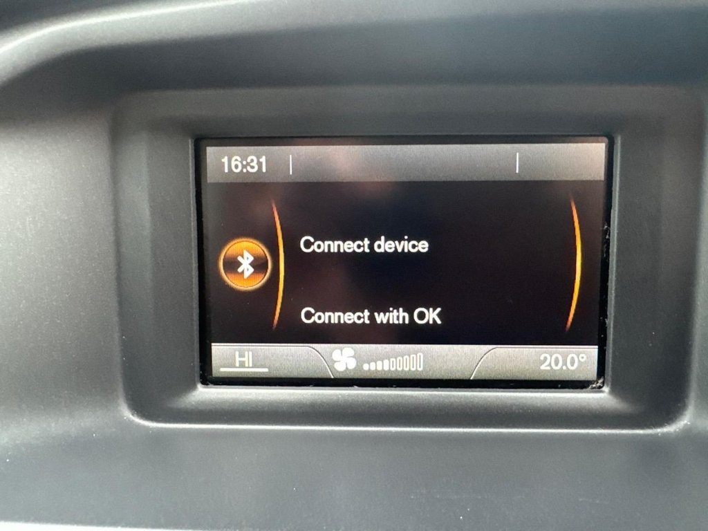 Used Volvo V40 2015 for sale - 78200310: Photo 25