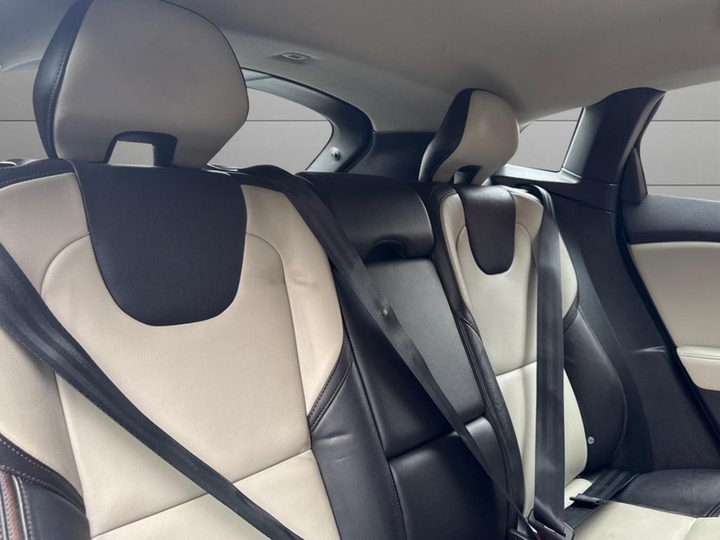 Used Volvo V40 2015 for sale - 78200310: Photo 36