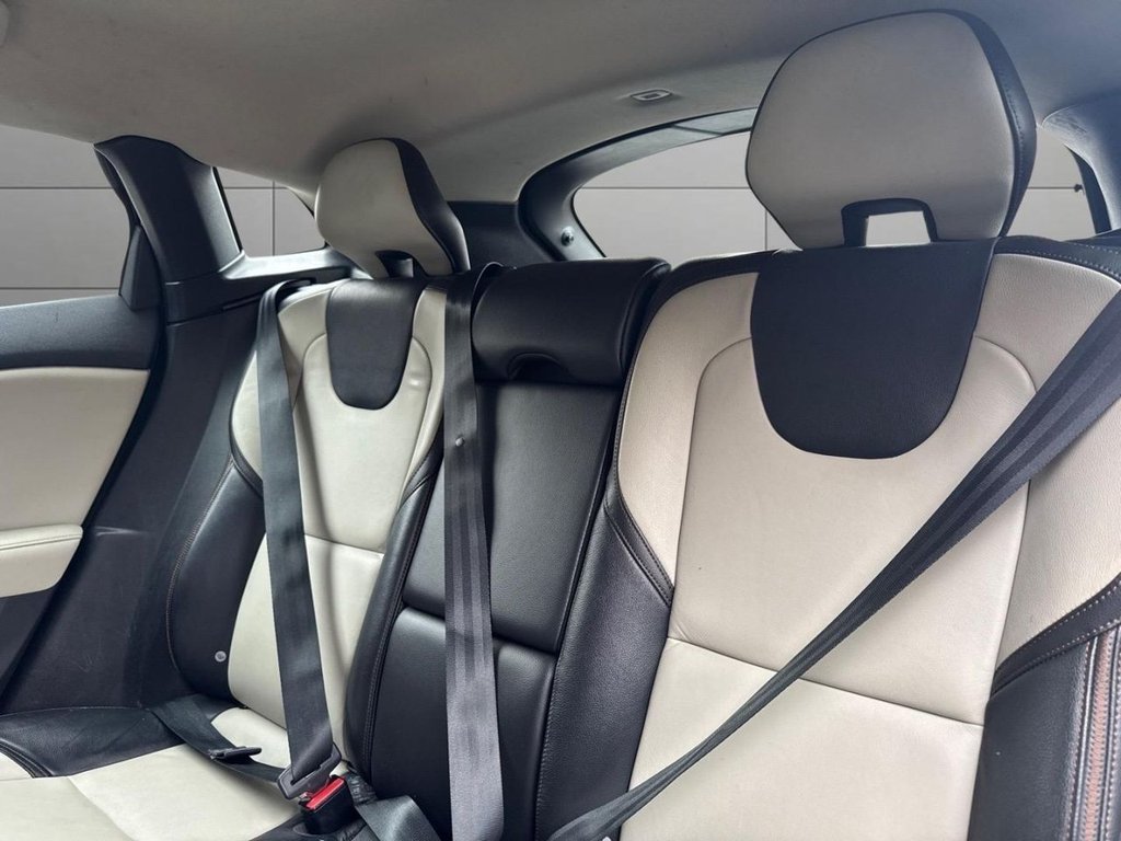 Used Volvo V40 2015 for sale - 78200310: Photo 37