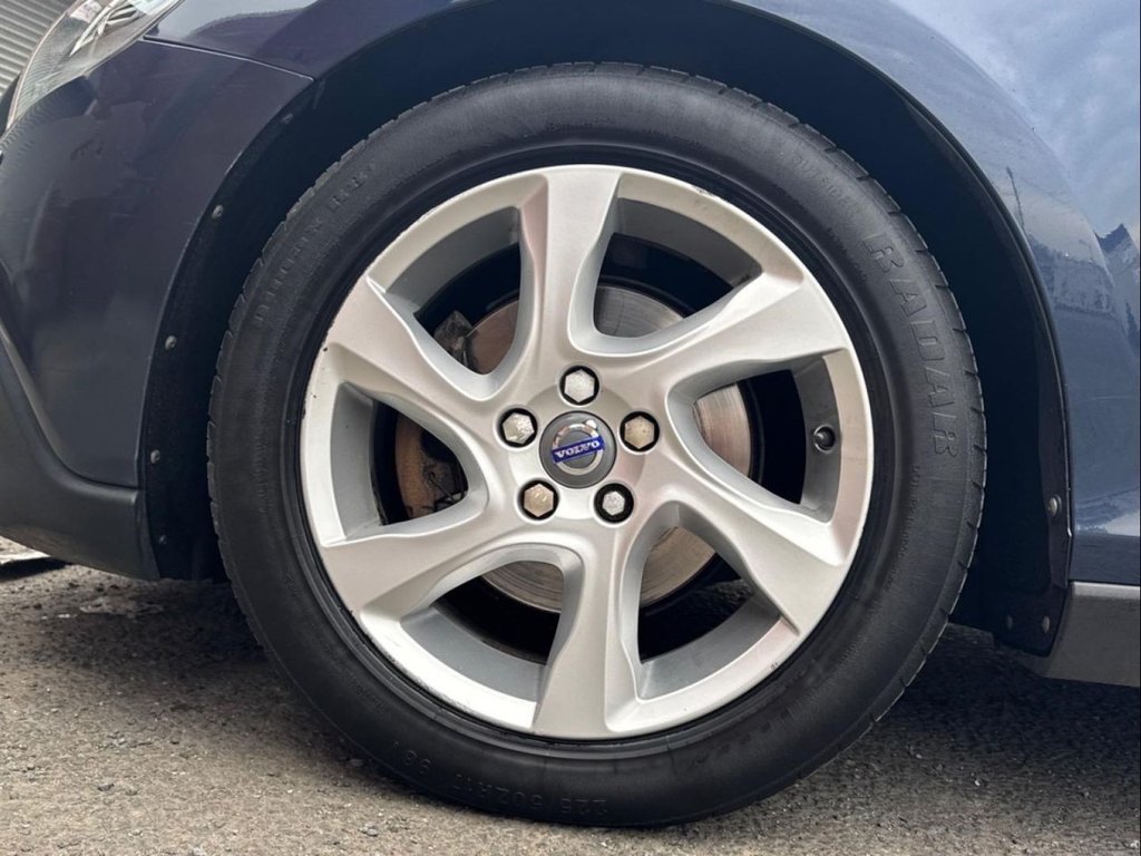 Used Volvo V40 2015 for sale - 78200310: Photo 43