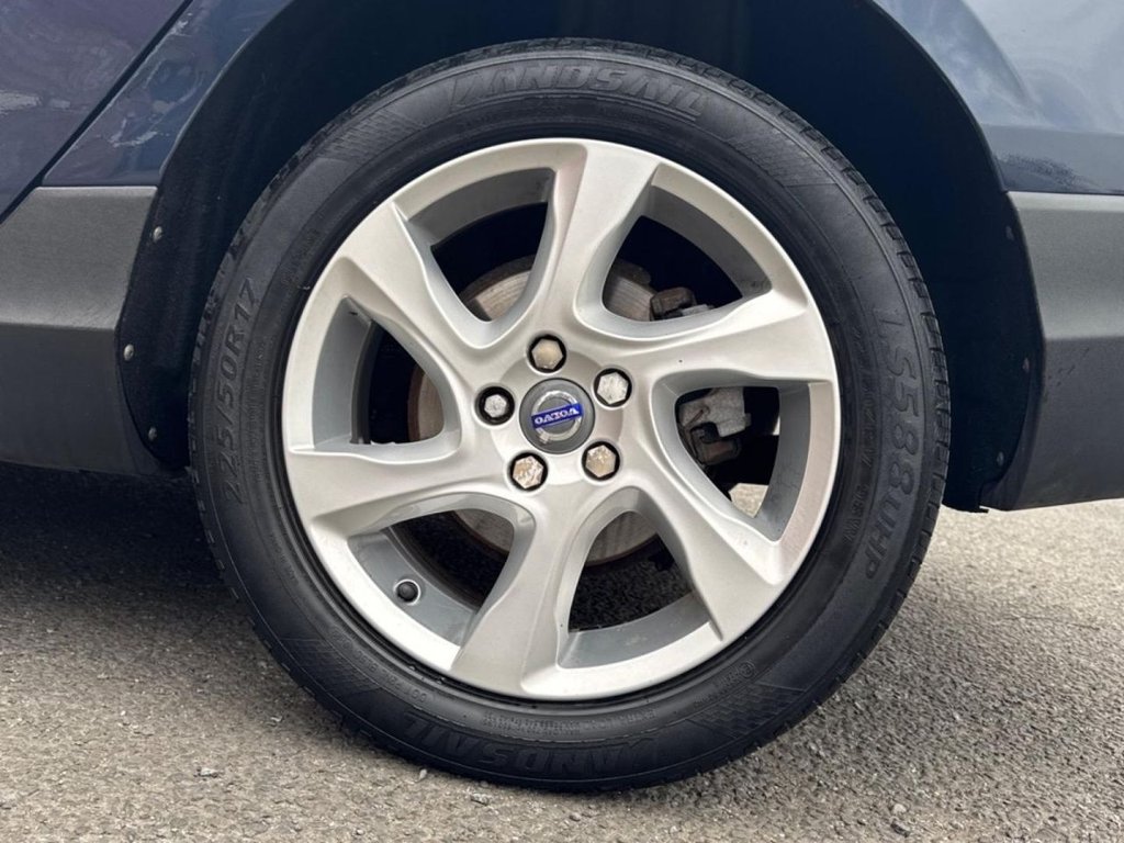 Used Volvo V40 2015 for sale - 78200310: Photo 44