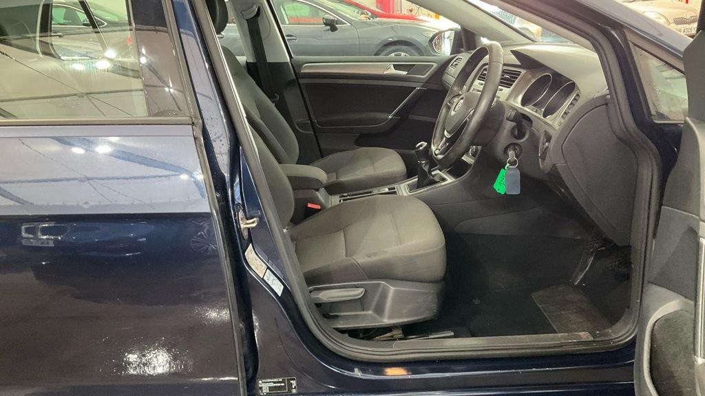 Used Volkswagen Golf 2017 for sale - 78199899: Photo 17