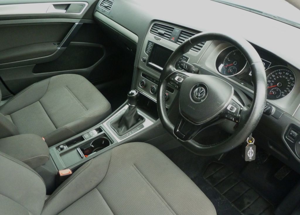 Used Volkswagen Golf 2014 for sale - 77603520: Photo 9