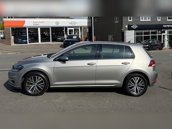 Used Volkswagen Golf 2019 for sale - 78533654: Photo