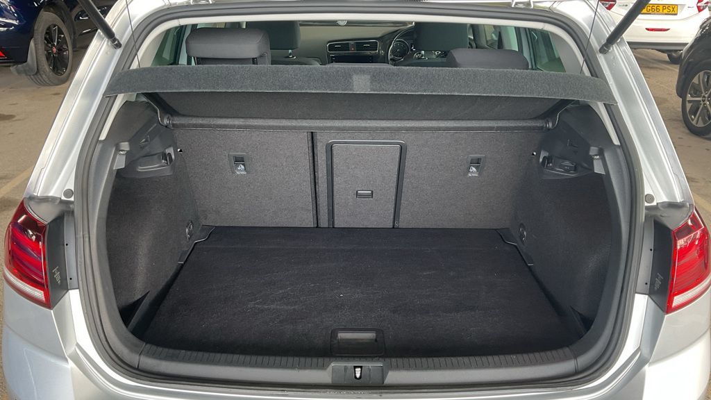 Used Volkswagen Golf 2019 for sale - 78015880: Photo 17