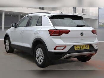 Used Volkswagen T-Roc 2023 for sale - 77421388: Photo