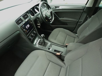 Used Volkswagen Golf 2019 for sale - 75410678: Photo
