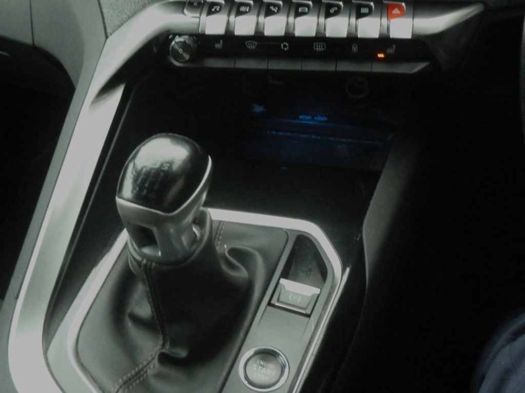 Used Peugeot 3008 2019 for sale - 76985462: Photo 16