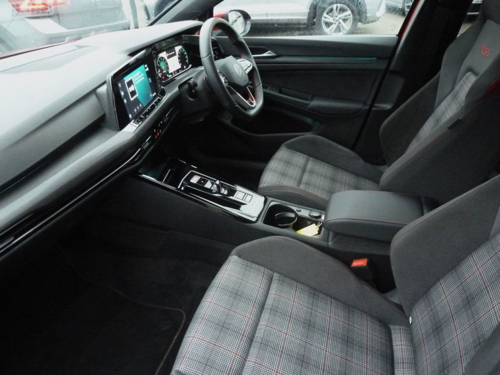 Used Volkswagen Golf 2024 for sale - 76985504: Photo 2