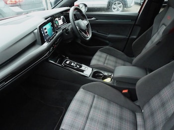 Used Volkswagen Golf 2024 for sale - 76985504: Photo