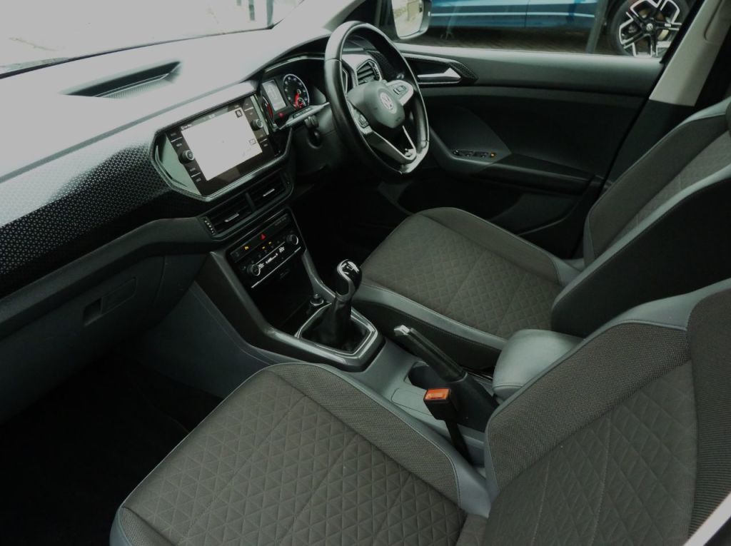 Used Volkswagen T-Cross 2020 for sale - 76402262: Photo 2