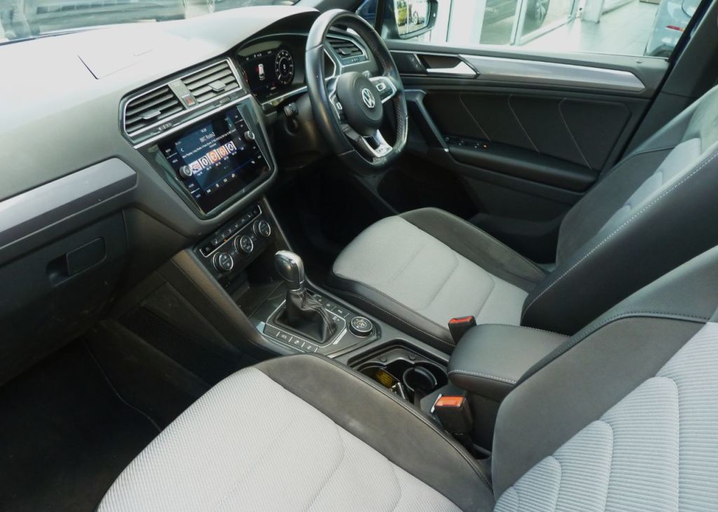 Used Volkswagen Tiguan 2017 for sale - 77733560: Photo 2