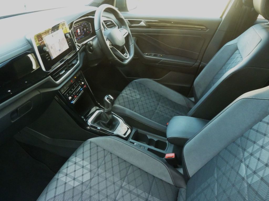 Used Volkswagen T-Roc 2023 for sale - 77919269: Photo 2