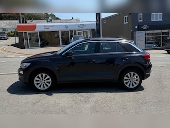 Used Volkswagen T-Roc 2020 for sale - 79220801: Photo
