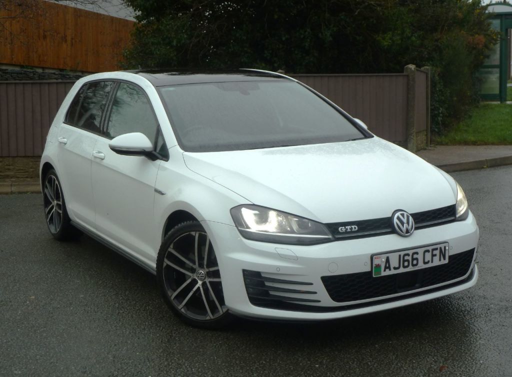 Used Volkswagen Golf 2016 for sale - 76949507: Photo 1