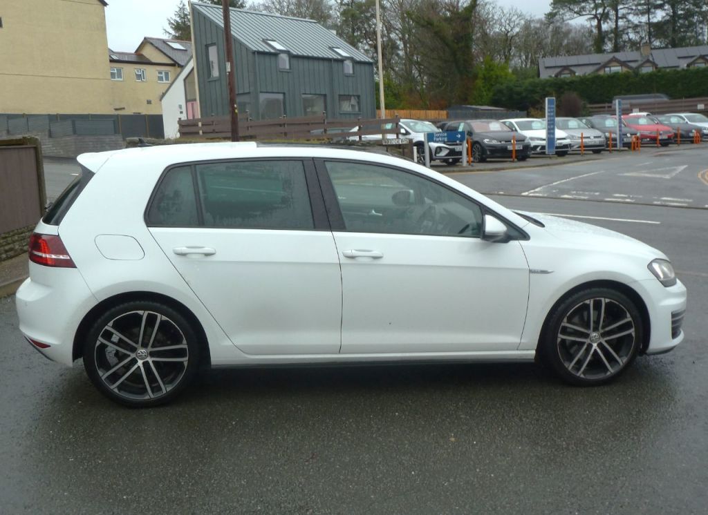 Used Volkswagen Golf 2016 for sale - 76949507: Photo 10