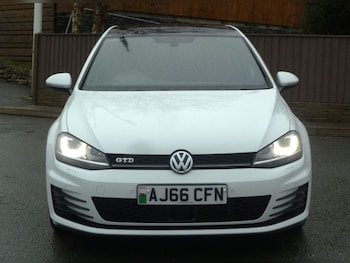 Used Volkswagen Golf 2016 for sale - 76949507: Photo