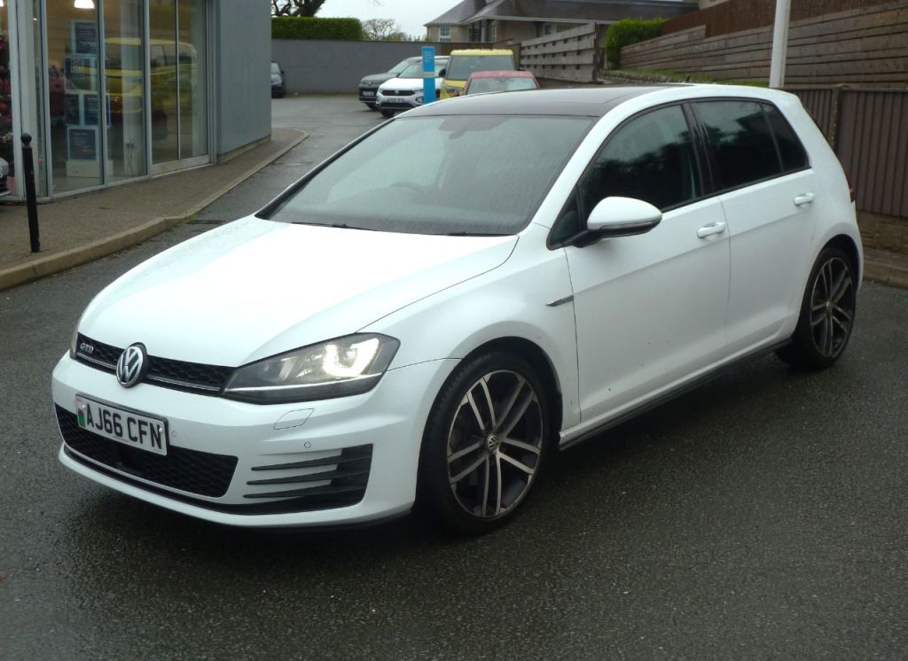 Used Volkswagen Golf 2016 for sale - 76949507: Photo 4
