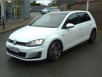 Used Volkswagen Golf 2016 for sale - 76949507: Photo
