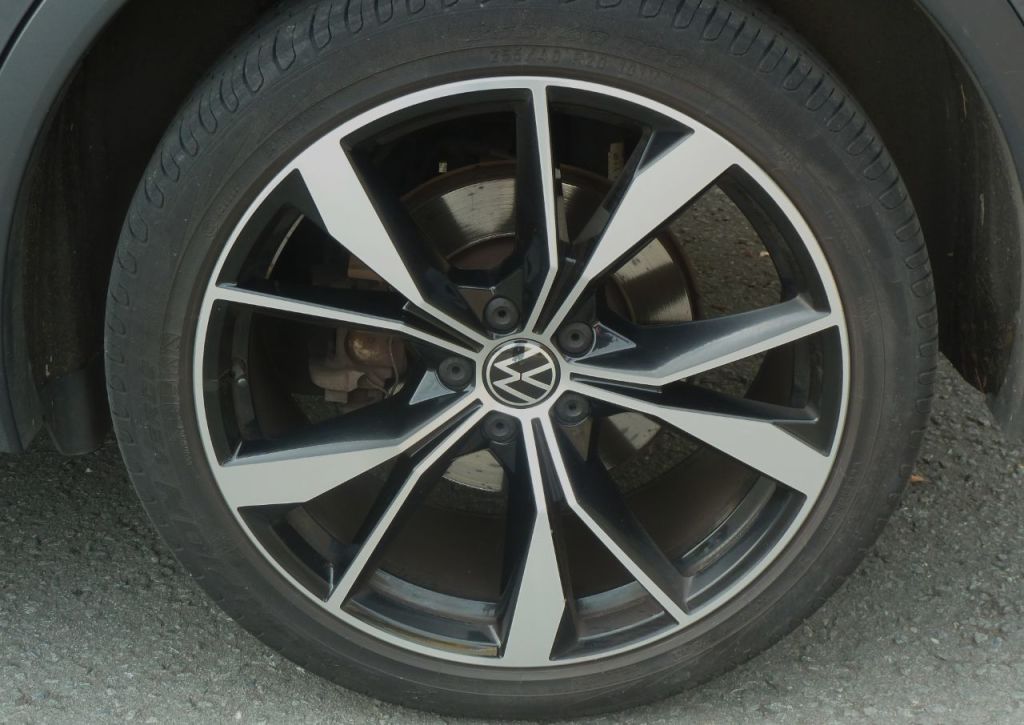 Used Volkswagen Tiguan 2021 for sale - 76303132: Photo 24