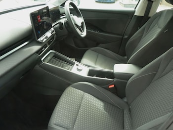 Used Volkswagen T-Roc 2026 for sale - 79572786: Photo