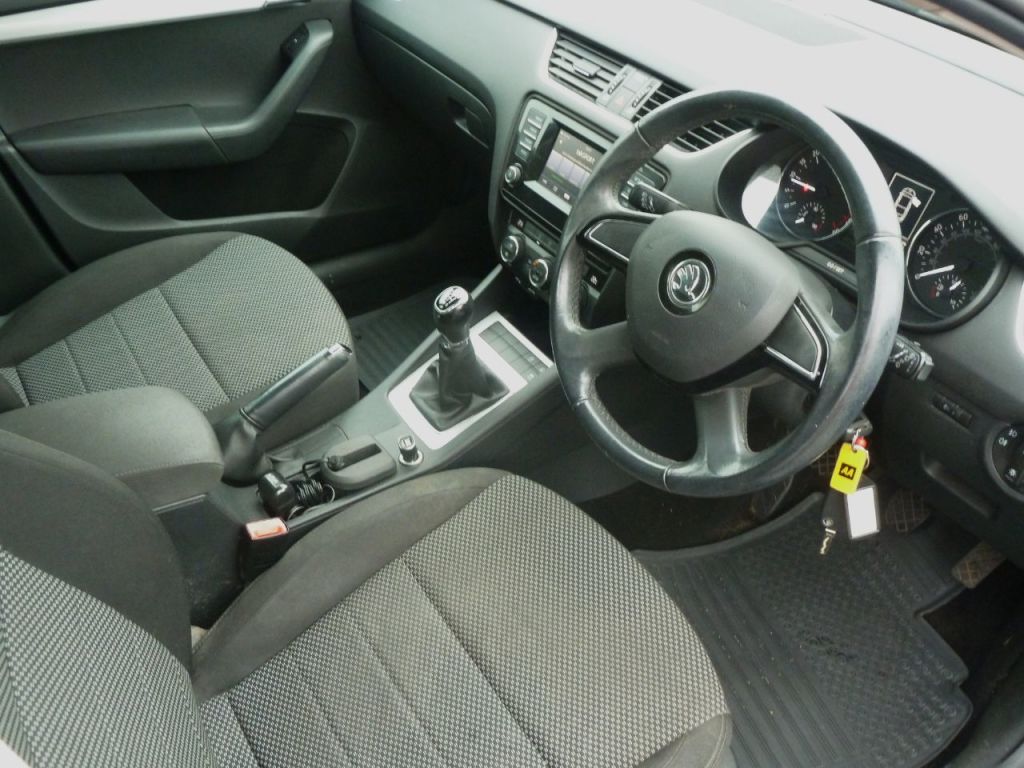 Used Skoda Octavia 2015 for sale - 76469355: Photo 10