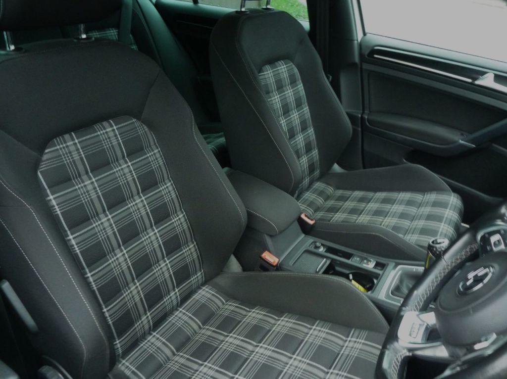 Used Volkswagen Golf 2016 for sale - 76985485: Photo 18