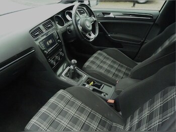 Used Volkswagen Golf 2016 for sale - 76985485: Photo