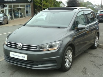 Used Volkswagen Touran 2018 for sale - 79129011: Photo
