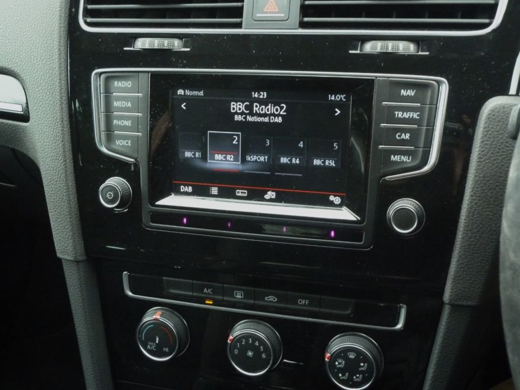 Used Volkswagen Golf 2014 for sale - 76508792: Photo 16