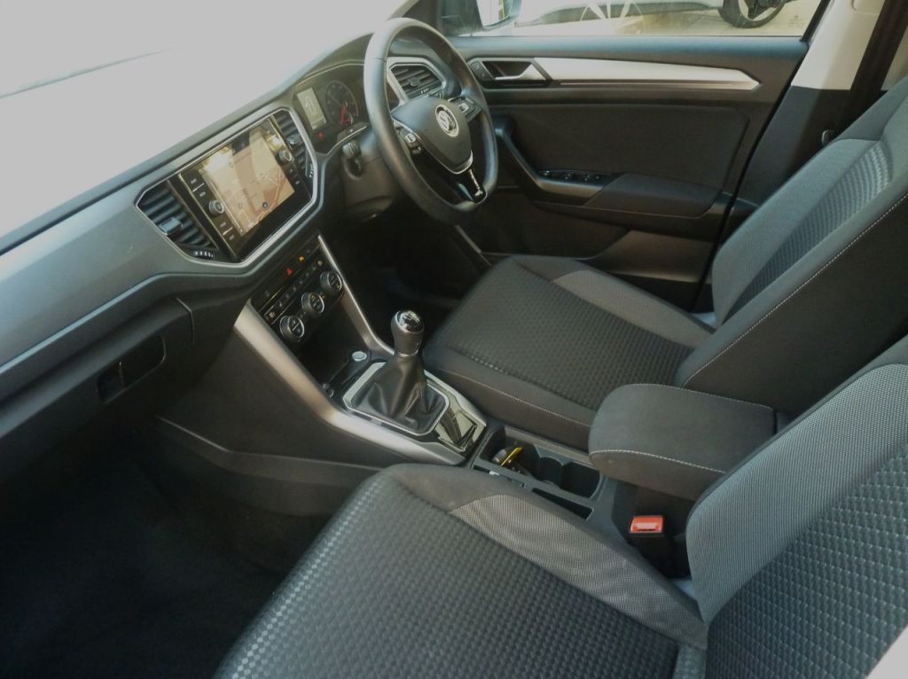 Used Volkswagen T-Roc 2021 for sale - 76005711: Photo 2