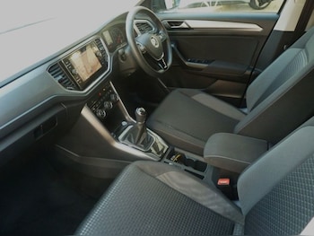 Used Volkswagen T-Roc 2021 for sale - 76005711: Photo 2
