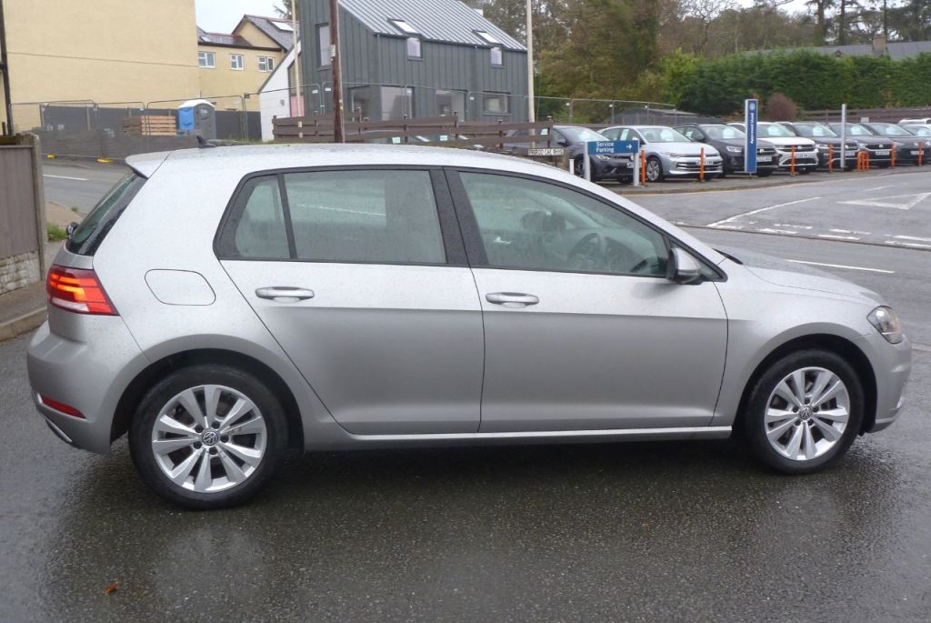 Used Volkswagen Golf 2017 for sale - 76162563: Photo 9